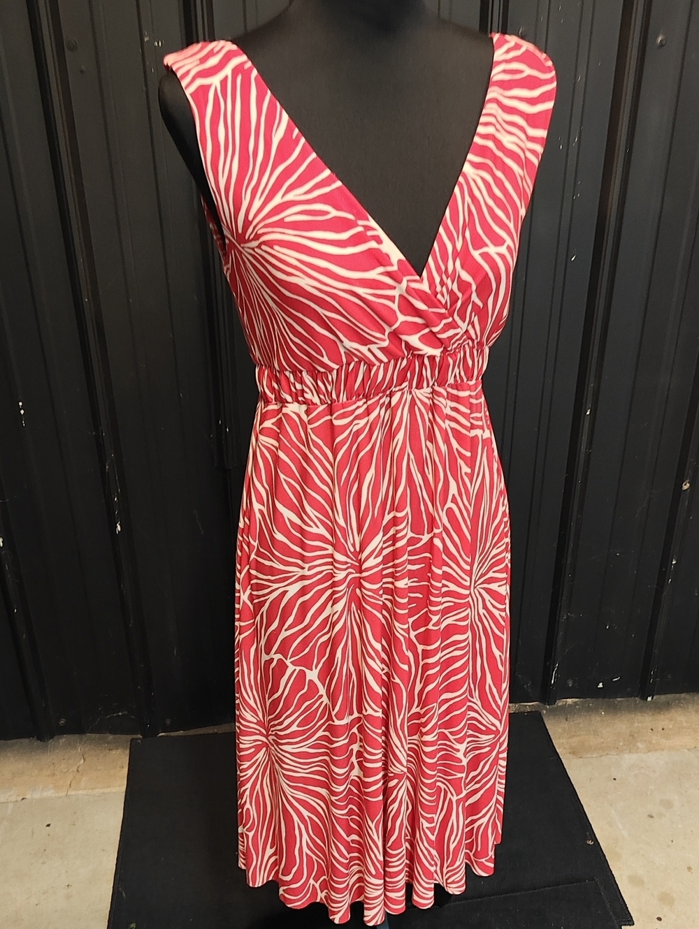 Metro 7 Pink & White Printed V-Neck Midi Dress